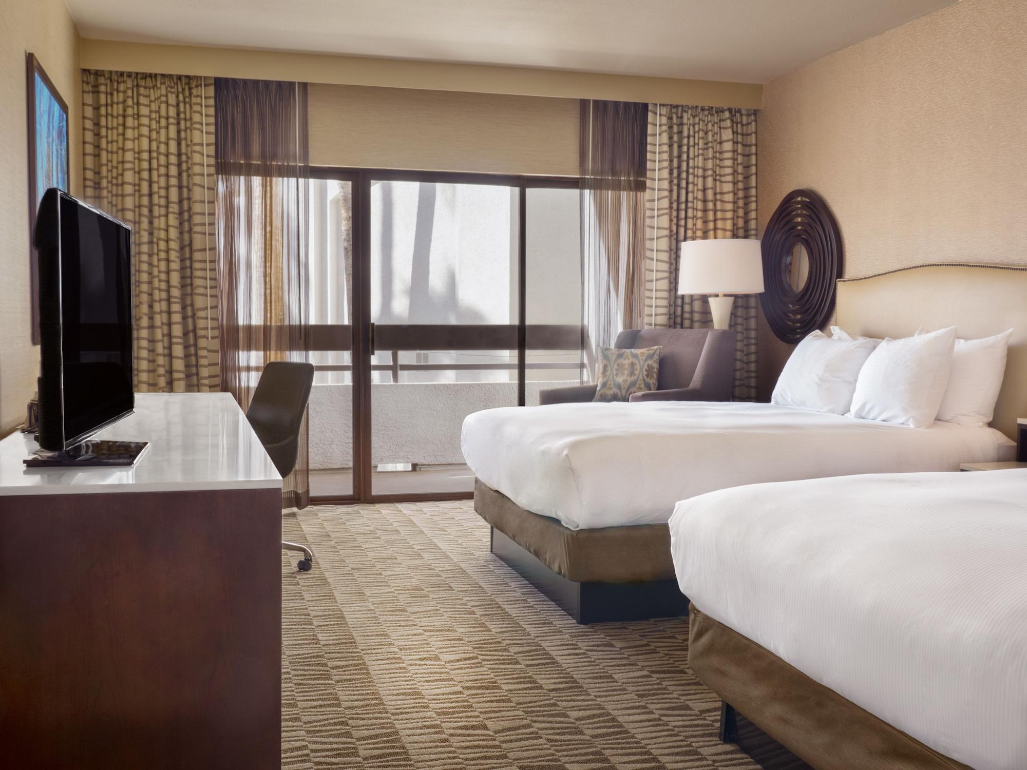 Hilton Phoenix Airport Exterior foto