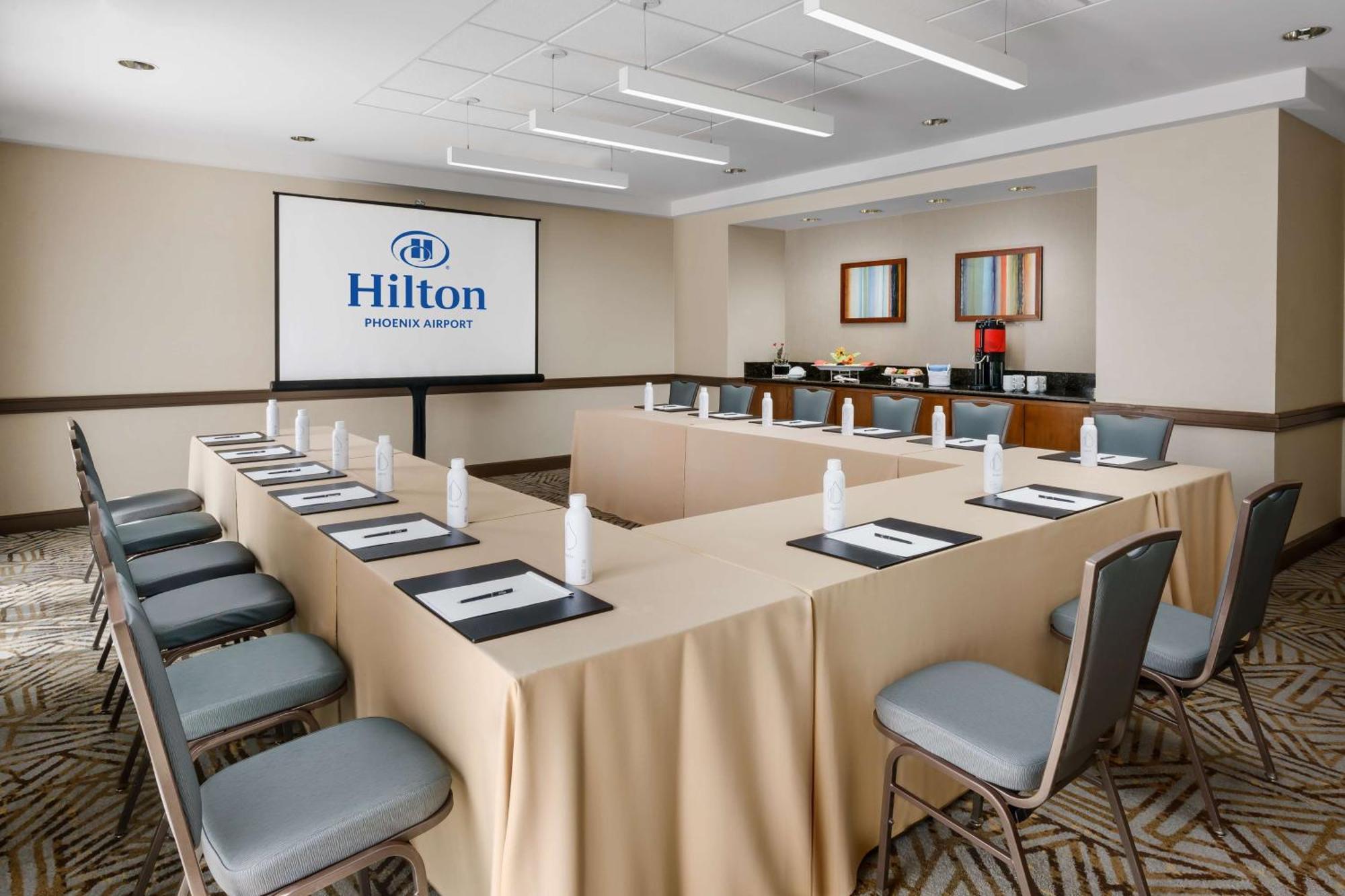 Hilton Phoenix Airport Exterior foto