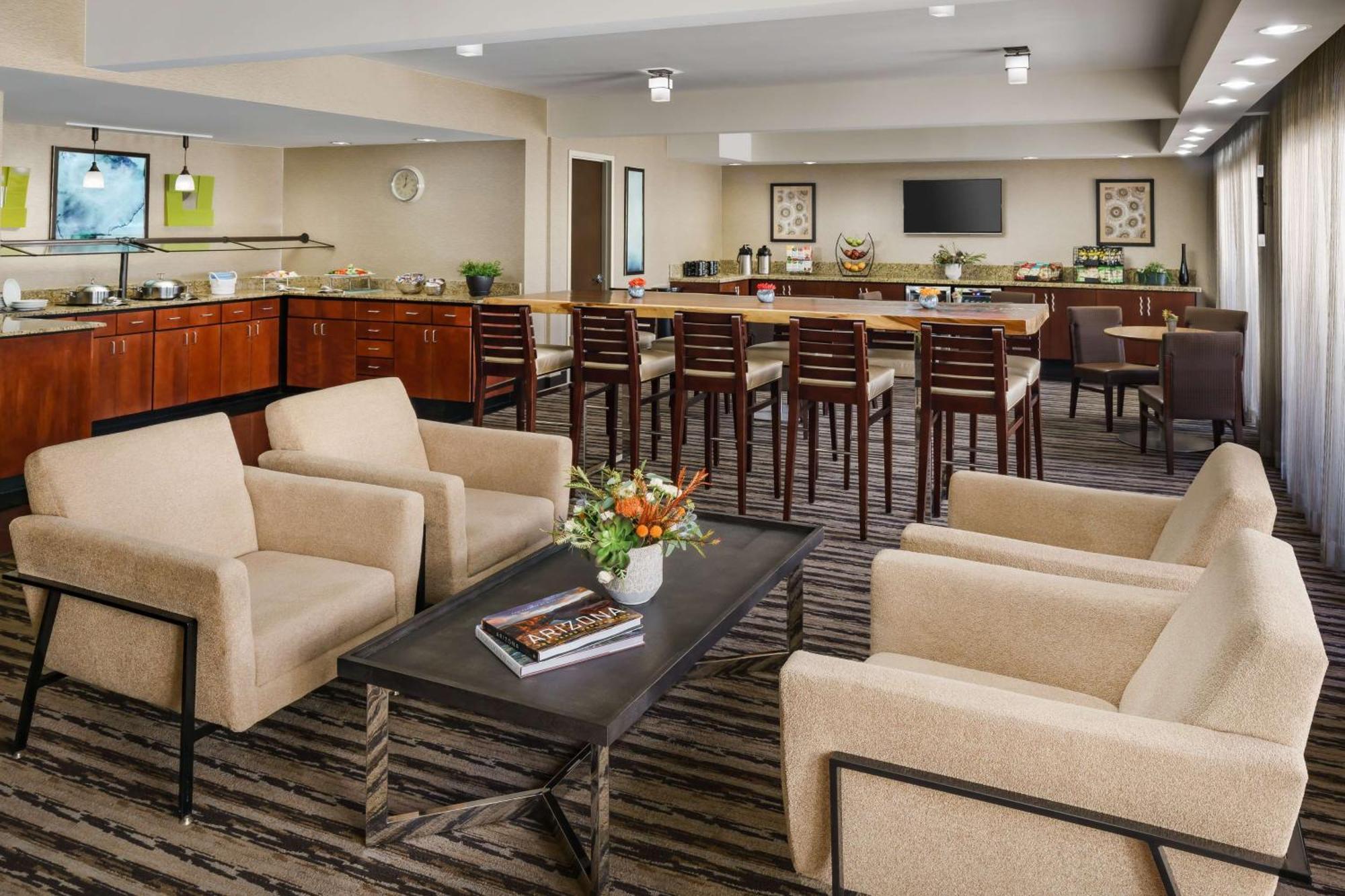 Hilton Phoenix Airport Exterior foto
