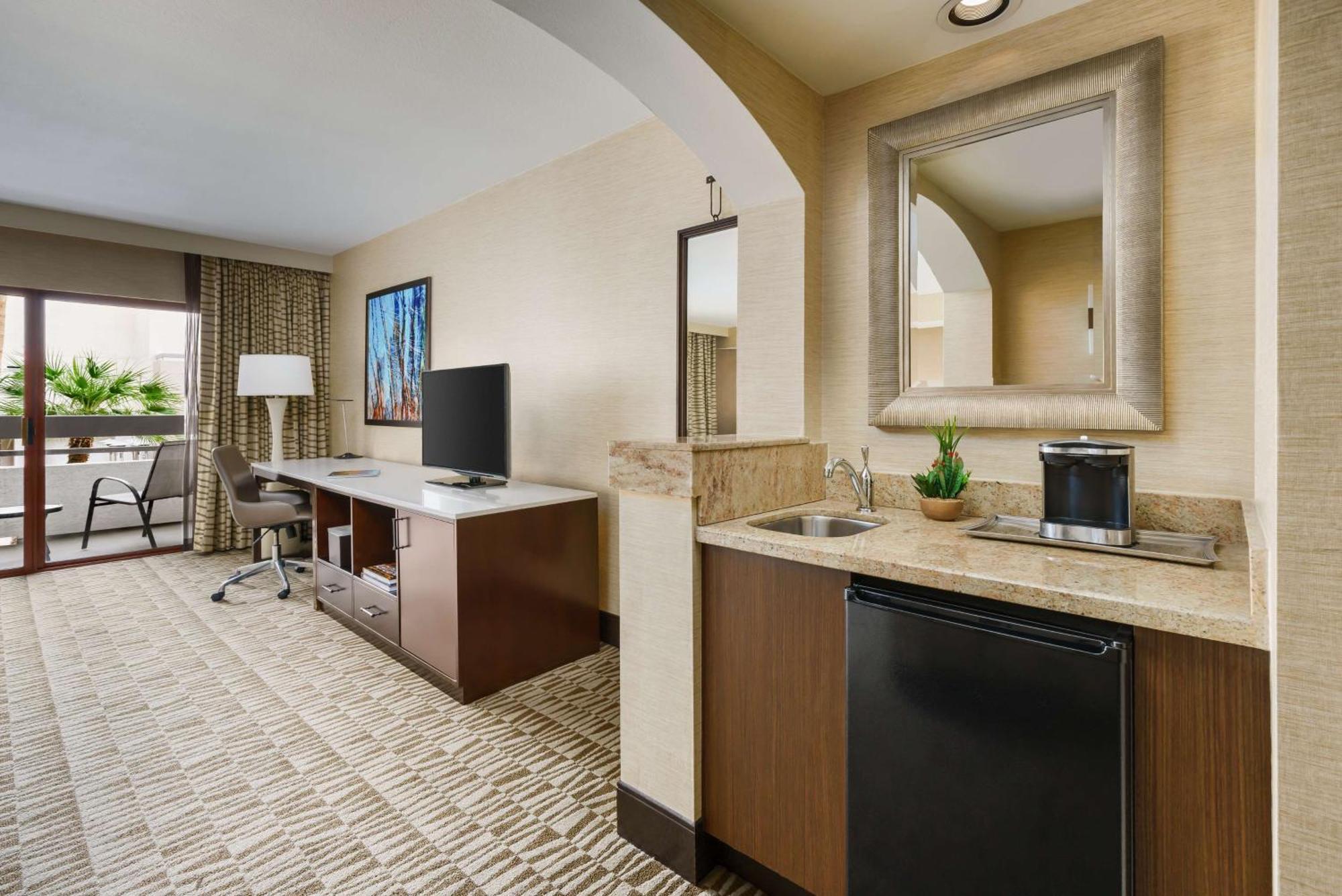 Hilton Phoenix Airport Exterior foto